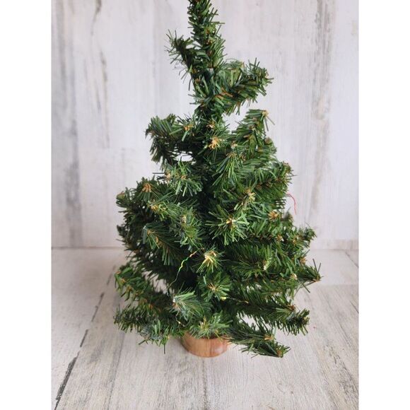 Pine Tree Christmas mini home decor figure - Picture 3 of 7